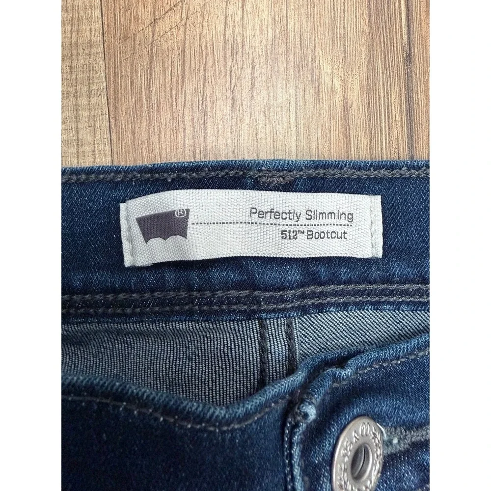 Levi's 512‎ Perfectly Slimming Bootcut Jeans Women's 14P Medium Wash